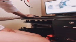 母親發現兒子 看毛片打飛機 親自給兒子 解決生理問題