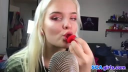 Suomalainen ASMR-tyttö pieraisi