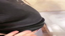 海角社區 母子家中亂倫 媽媽在洗手間潄洗 偷偷和她來一炮