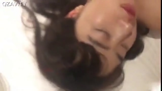 重磅福利最新超值珍藏颜值不错的妹子被灌醉后惨遭作者无套激射用打火机塞逼