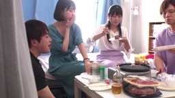 モザ有　焼肉パーティーで乾杯 宅飲み合コンからの王様ゲームで生パコ乱交ヤッちゃいました