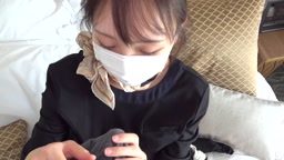 レベチ…！芸能人級に可愛いホテルマンにカメラを向けたらバレたので襲い掛かると…※なま中出し成功