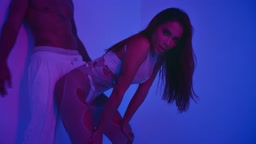Anitta  Envolver