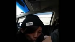 個人撮影 かわいい彼女の車内フェラ