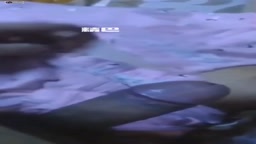 湛江真實母子亂倫 單親巨乳媽媽欲望強烈 兒子滿足不了媽媽 腳都用上