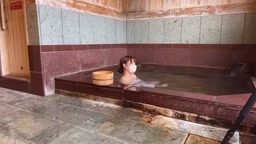 温泉女子